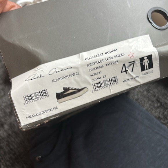 Shoes - Picture 3 of 3